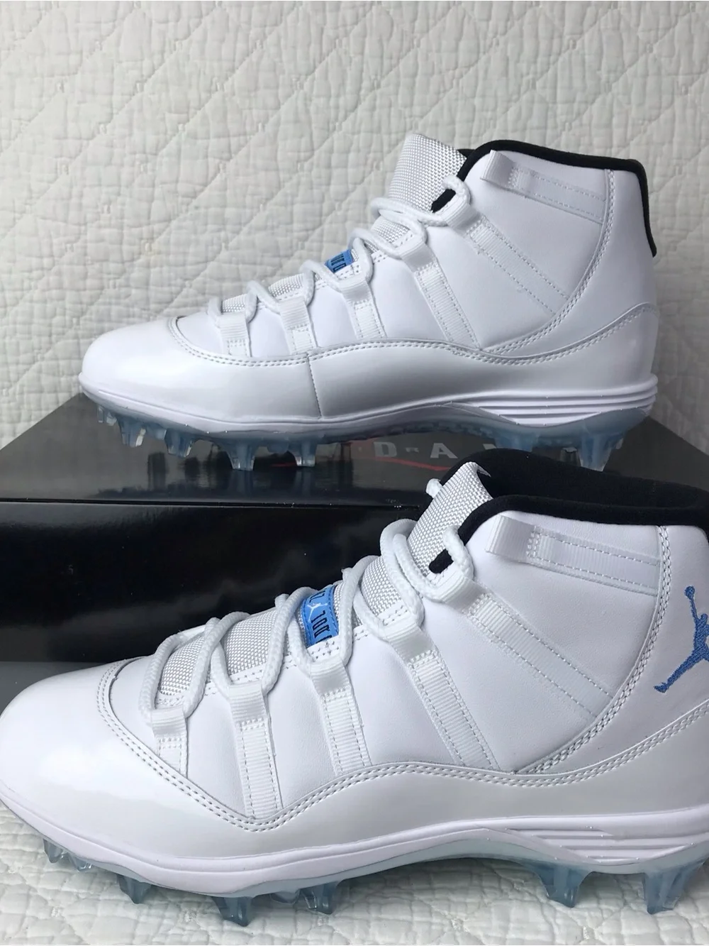 Nike Air Jordan 11 MID TD Football Cleats Men’s SZ 8 White Blue HM7324-104